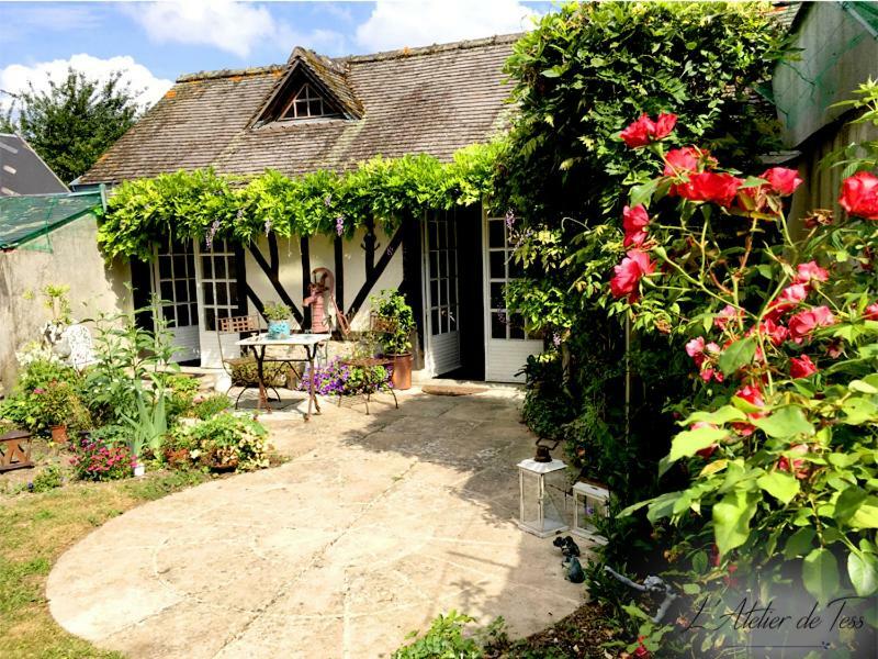 L'Atelier De Tess Bed & Breakfast Le Bec-Hellouin Exterior photo