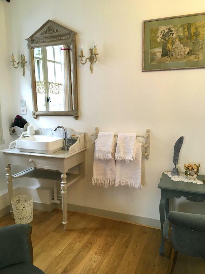 L'Atelier De Tess Bed & Breakfast Le Bec-Hellouin Exterior photo