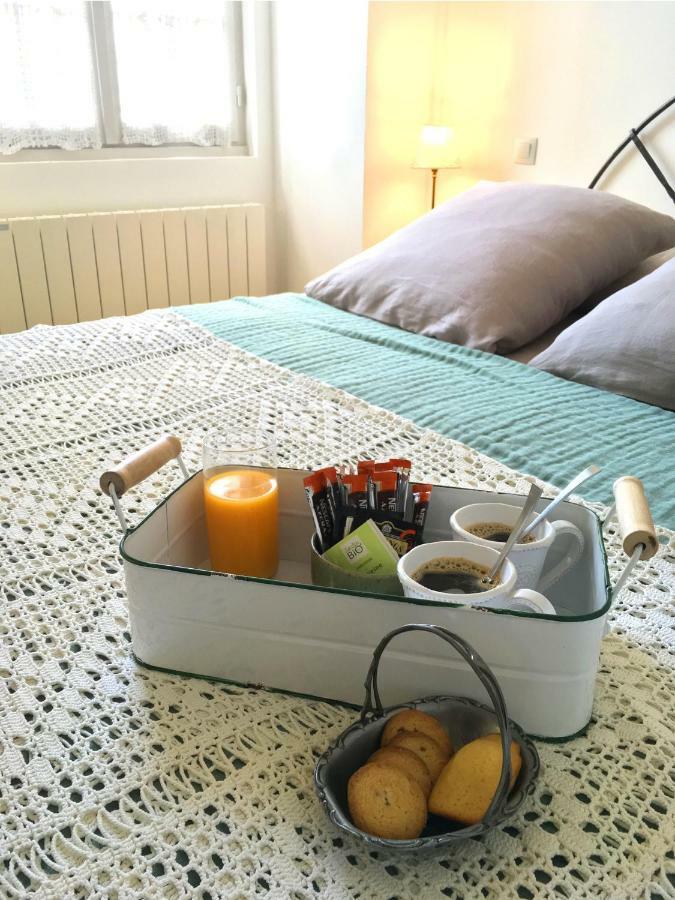 L'Atelier De Tess Bed & Breakfast Le Bec-Hellouin Exterior photo