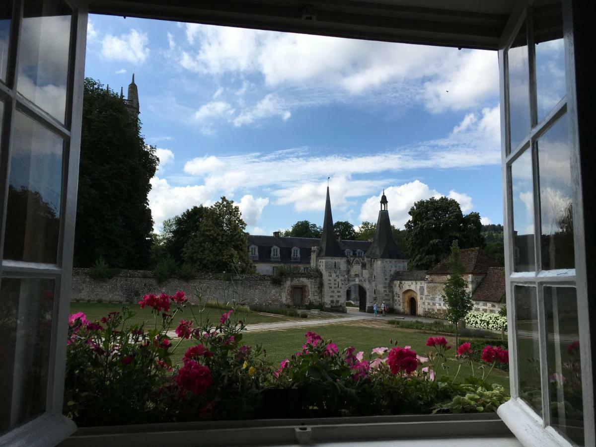L'Atelier De Tess Bed & Breakfast Le Bec-Hellouin Exterior photo