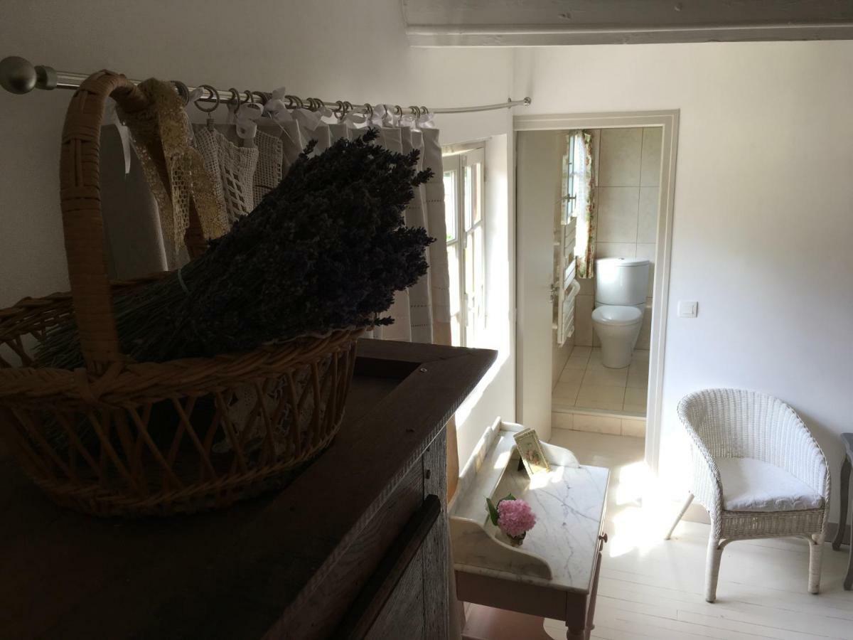 L'Atelier De Tess Bed & Breakfast Le Bec-Hellouin Exterior photo